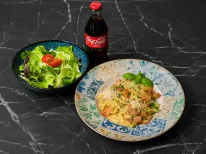 Carbonara + Insalata Verde + Cola 0.5 bei Don Roberto Graz